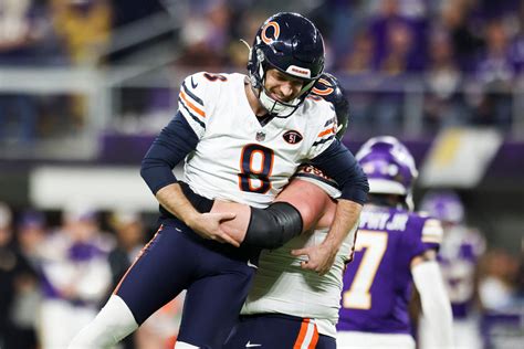 Chicago Bears get an early start on offseason to-do list: Kicker Cairo Santos agrees to a 4-year, $16M extension